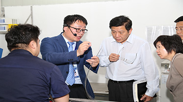 The director of Shanghai Food and Drug Administration, Wen Daxiang visited Shanghai Kindly Medical Instruments Limited Corporation